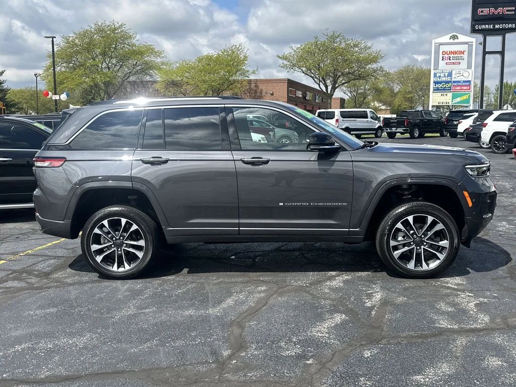 Used 2024 Gray Jeep Overland image 9