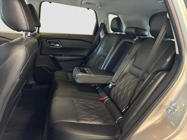 Certified Used 2023 Gold Nissan Platinum image 13