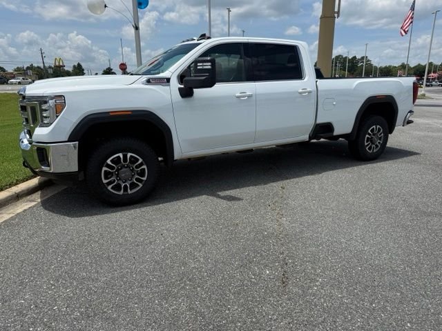 Used 2023 White GMC SLE image 1
