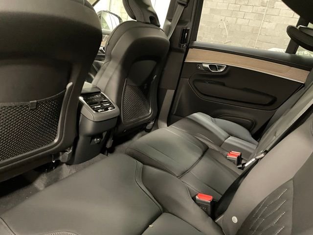 2026 Volvo XC90 Plus - Photo 13