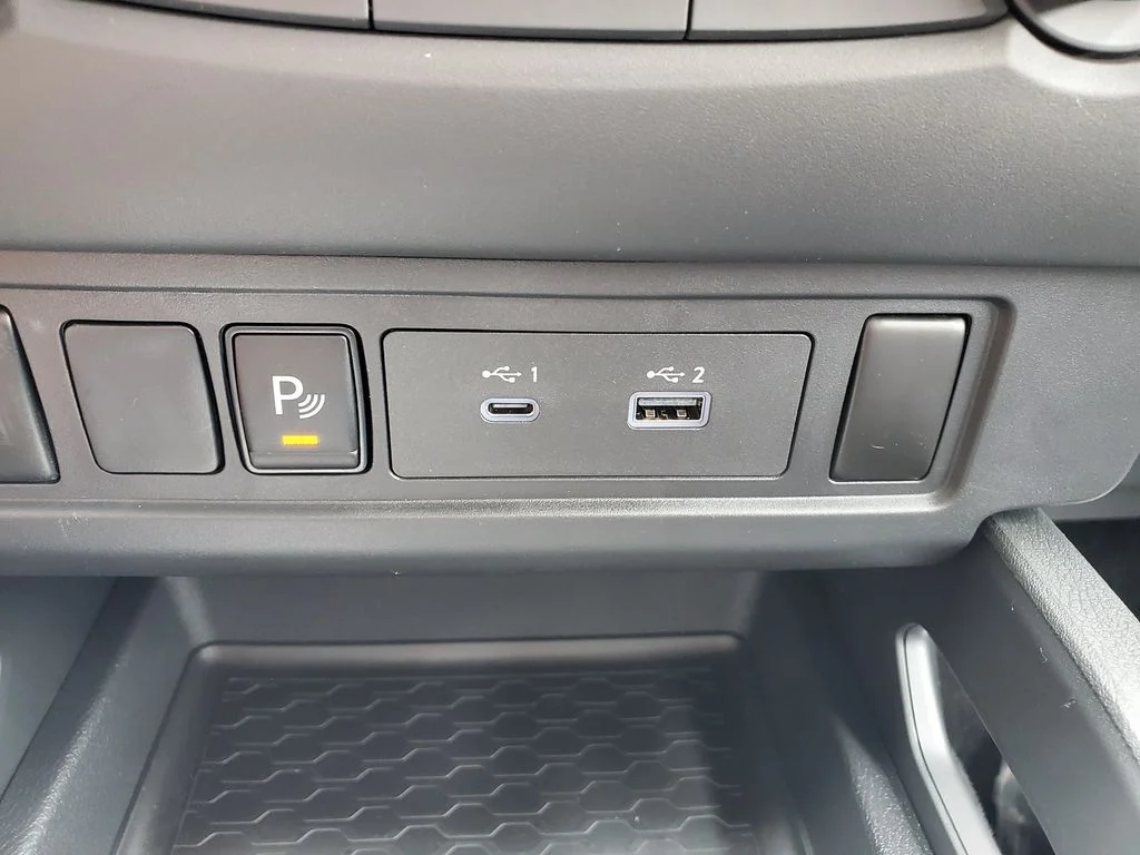 New 2026 Glacier White Nissan King Cab® S image 25