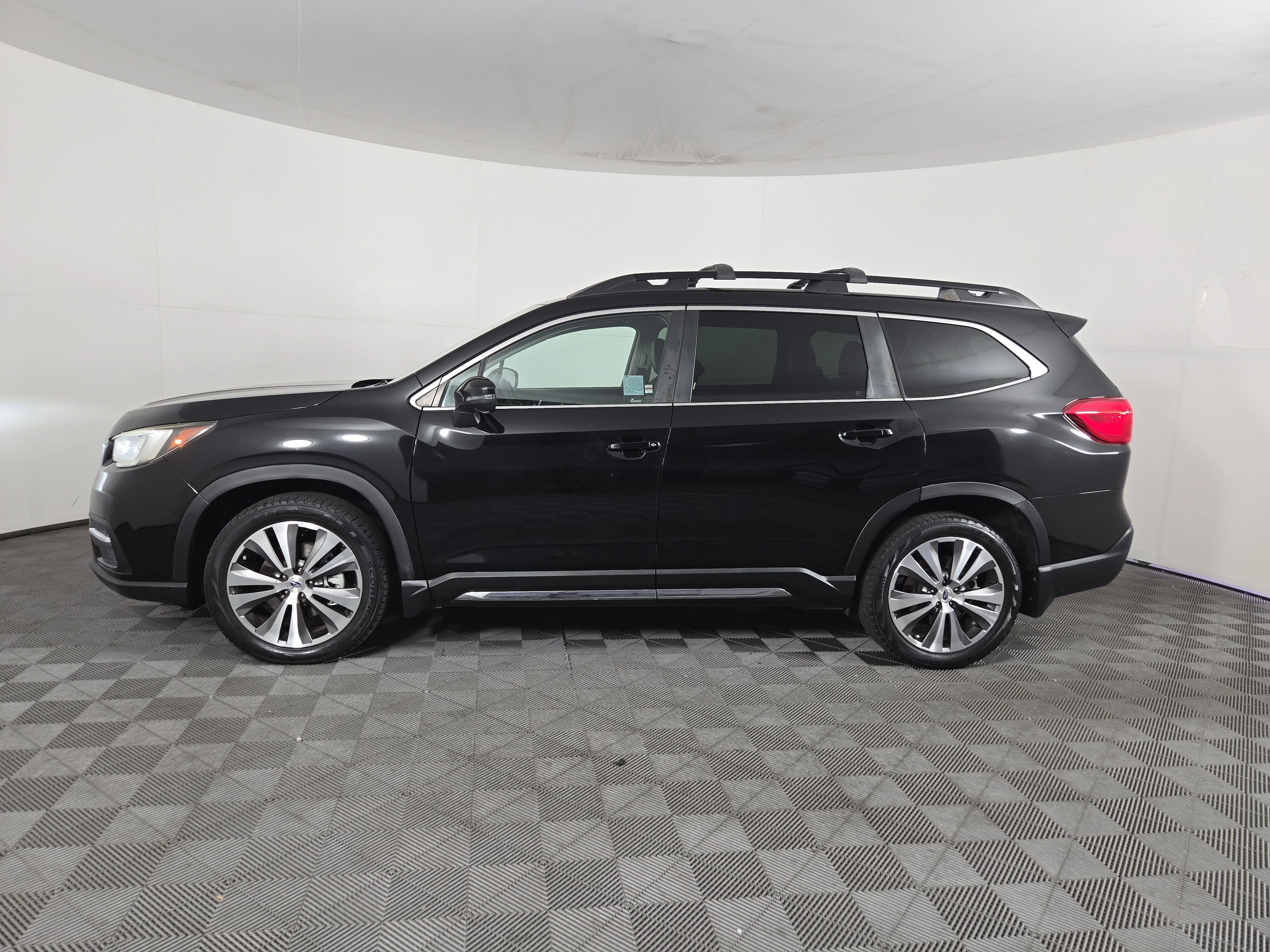 Used 2021 Crystal Black Silica Subaru Limited image 7