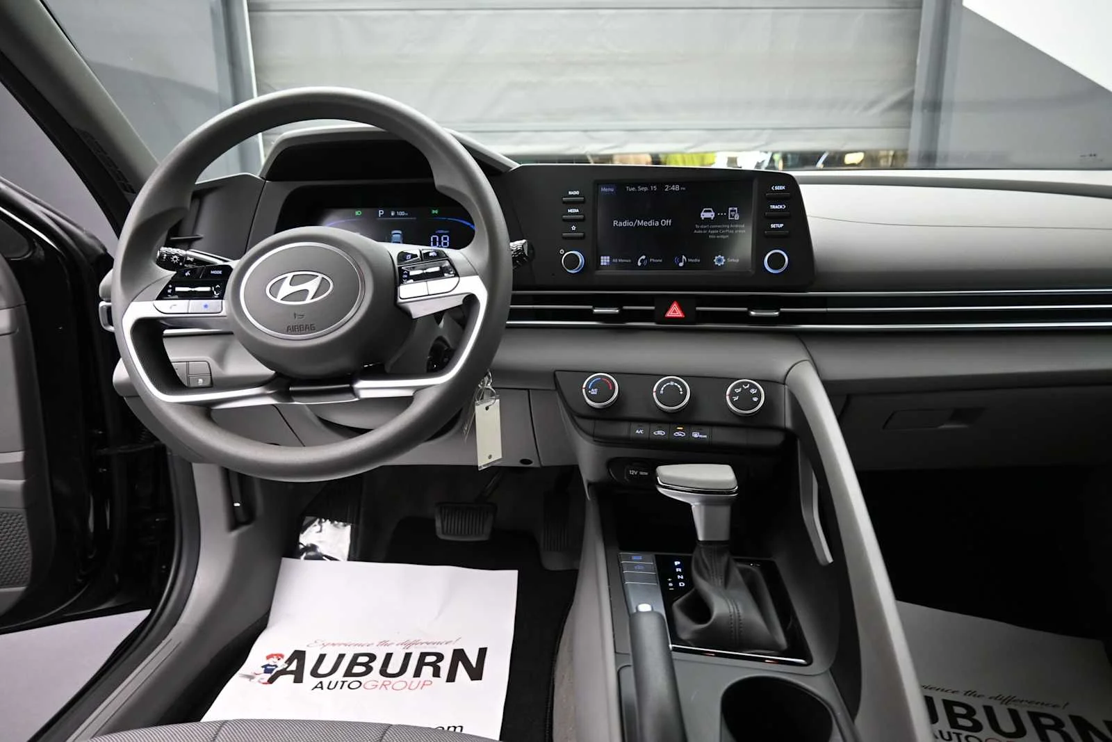 Used 2024 Abyss Black Hyundai SE image 14