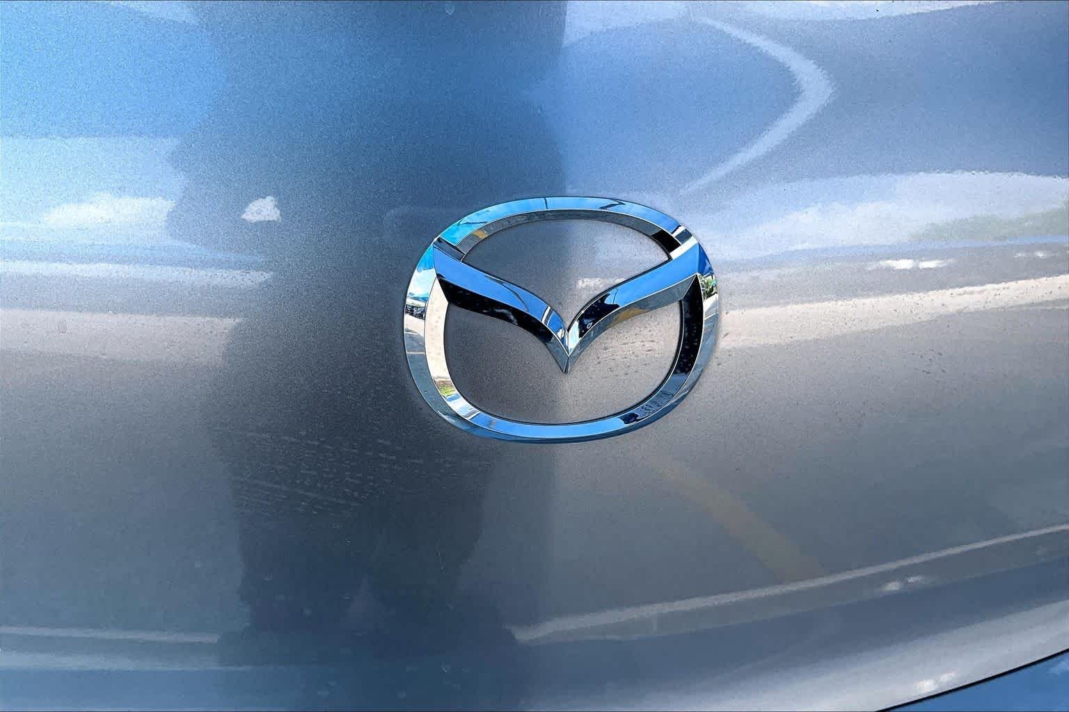Used 2013 Liquid Silver Metallic Mazda i Sport image 30