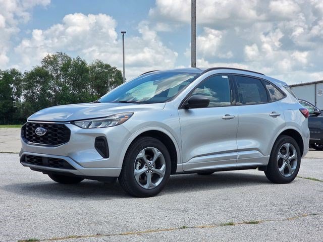 Used 2023 Silver Metallic Ford ST-Line image 3