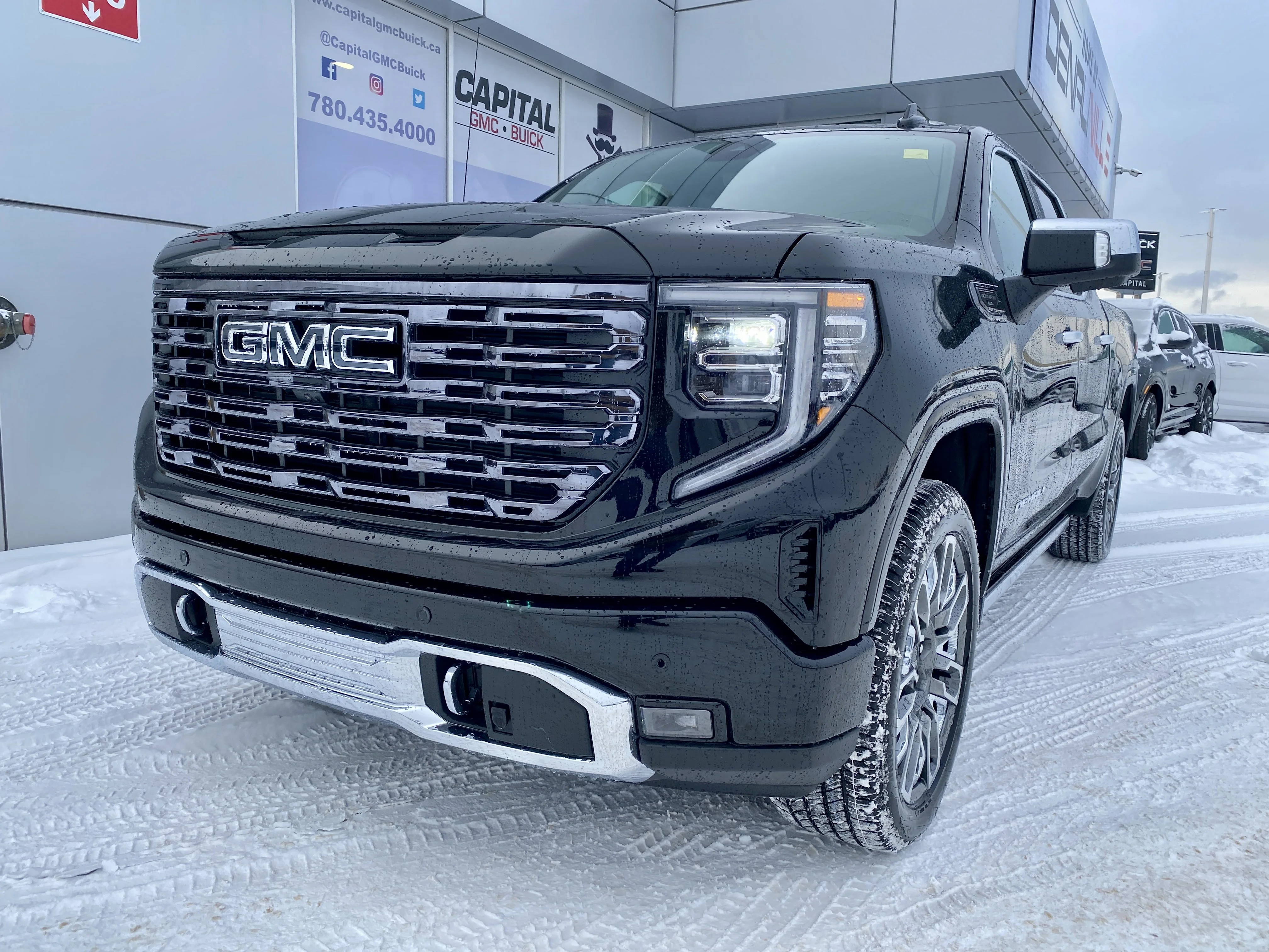 New 2026 ONYX BLACK GMC Denali Ultimate image 2