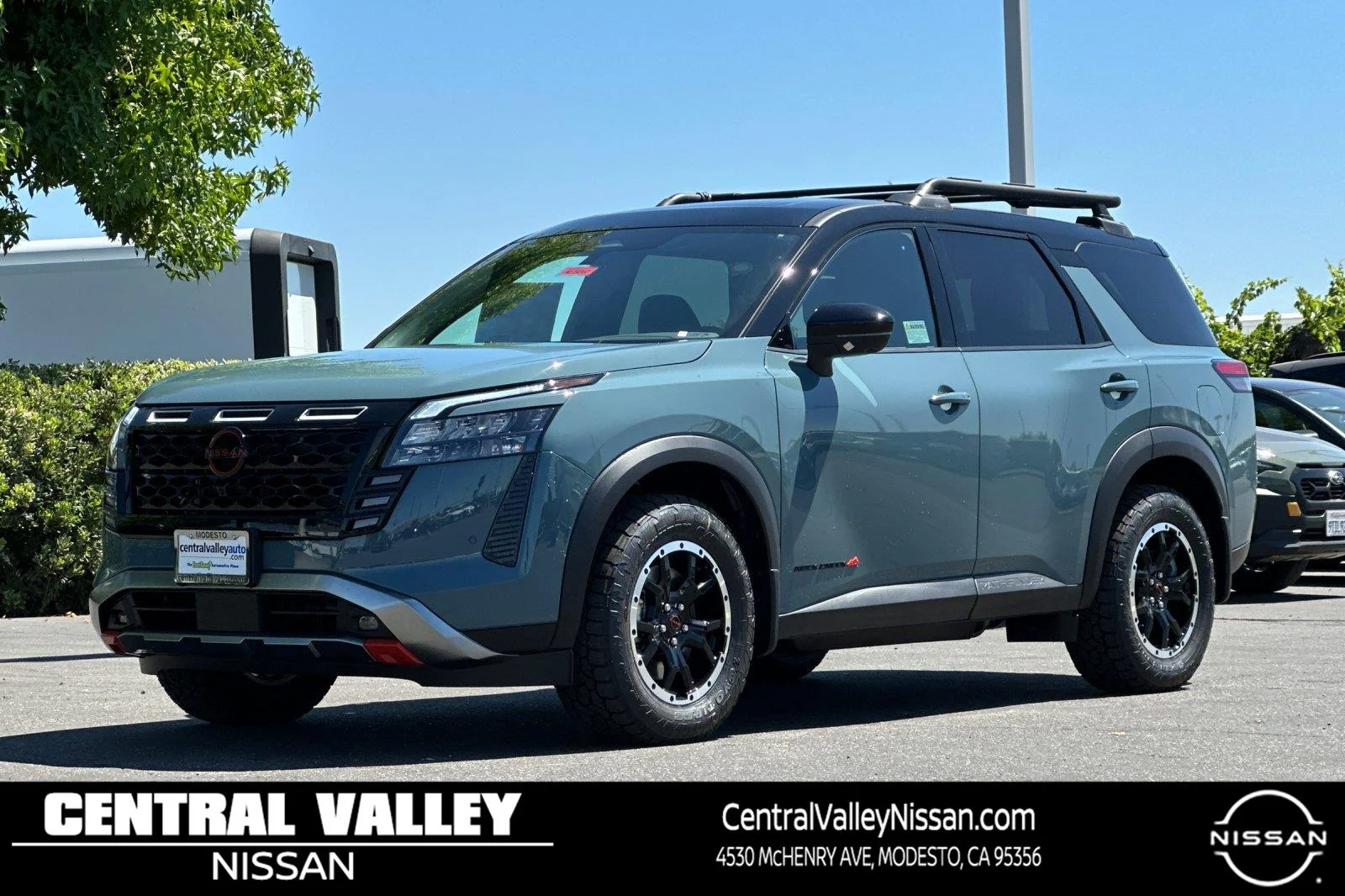 New 2026 Baltic Teal Pearl / Super Black Two-tone Nissan Rock Creek® image 8