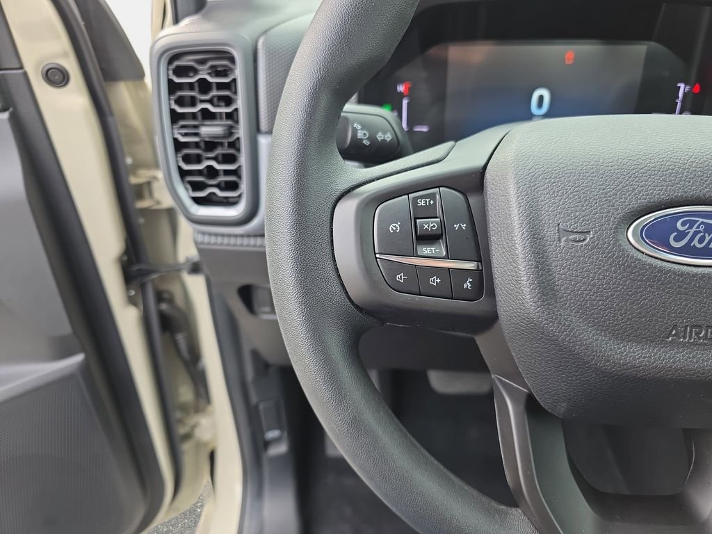 Used 2025 Beige Ford XL image 17