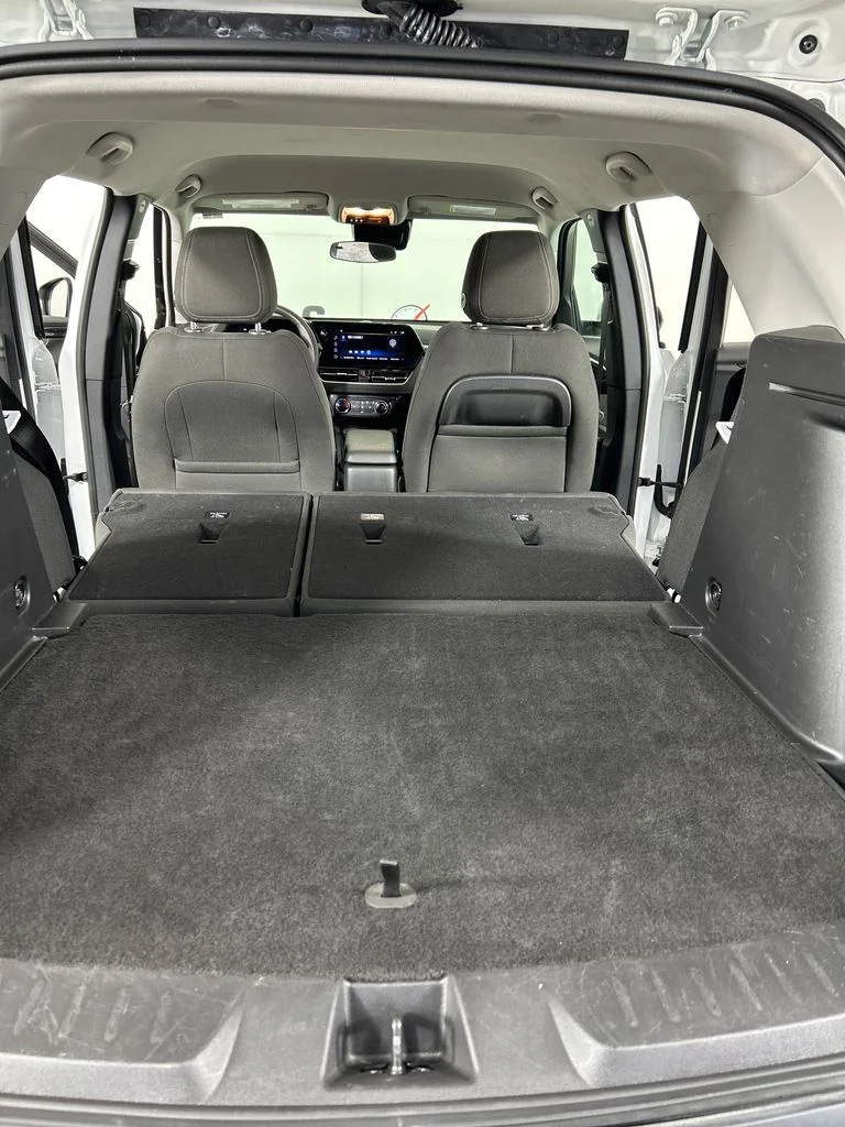 Used 2025 White Chevrolet LT image 19