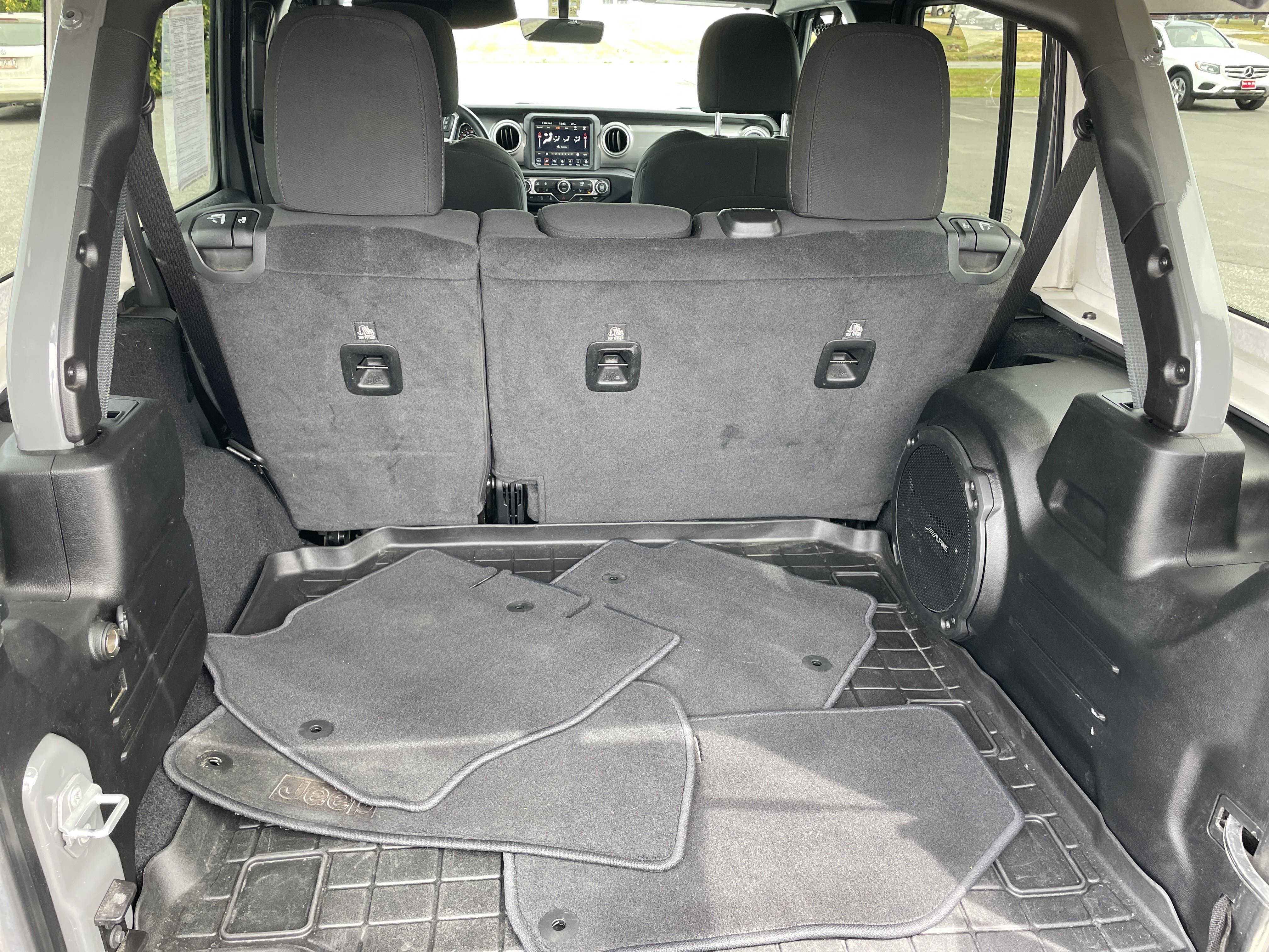 Used 2020 Sting-Gray Clearcoat Jeep Sahara image 10