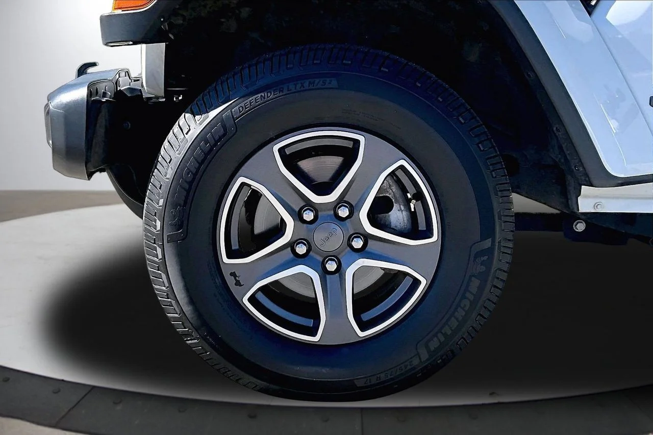 Used 2021 White Jeep Sport S image 32