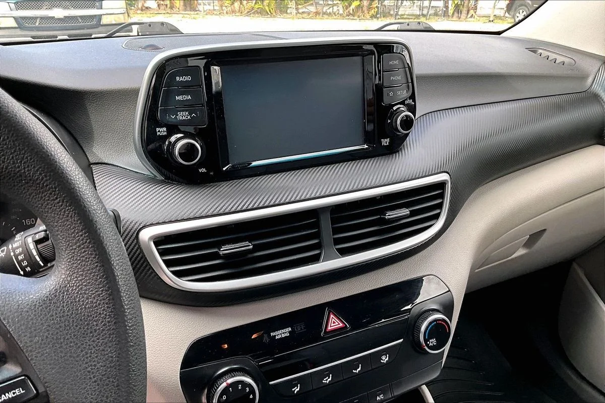 Used 2020  Hyundai SE image 15
