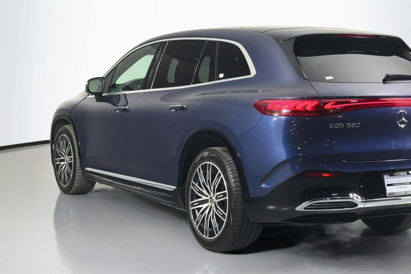 Used 2023 Twilight Blue Metallic Mercedes-Benz 580 image 15
