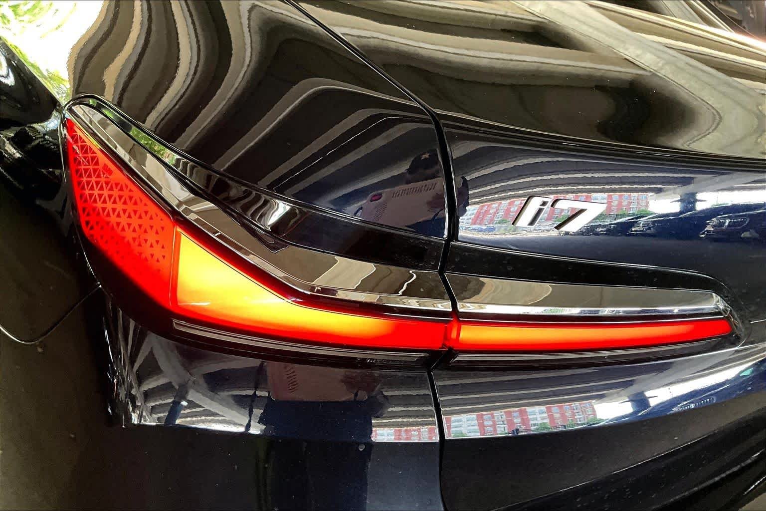 Used 2024 Carbon Black Metallic BMW xDrive60 image 28