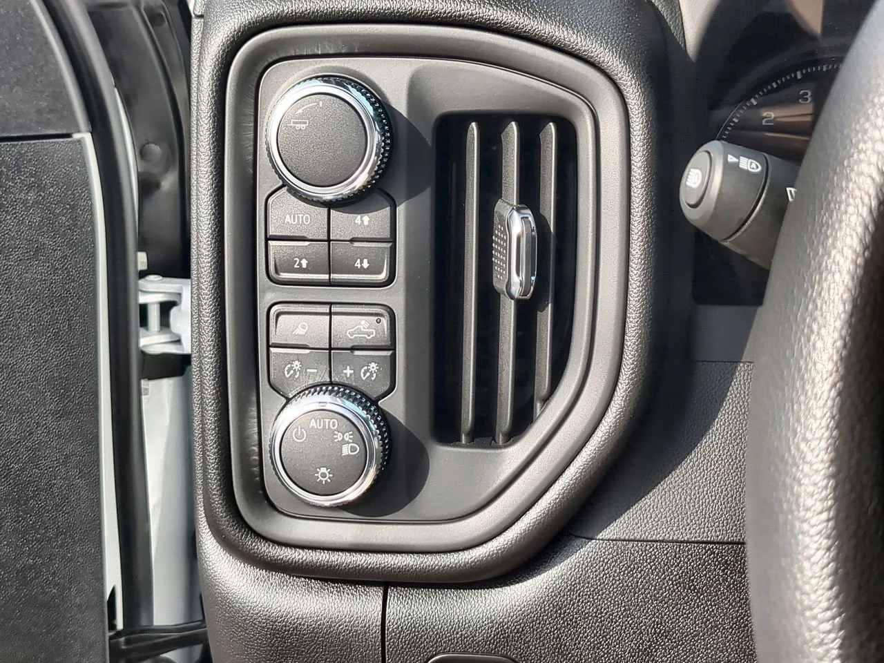 New 2026 Summit White GMC Pro image 17