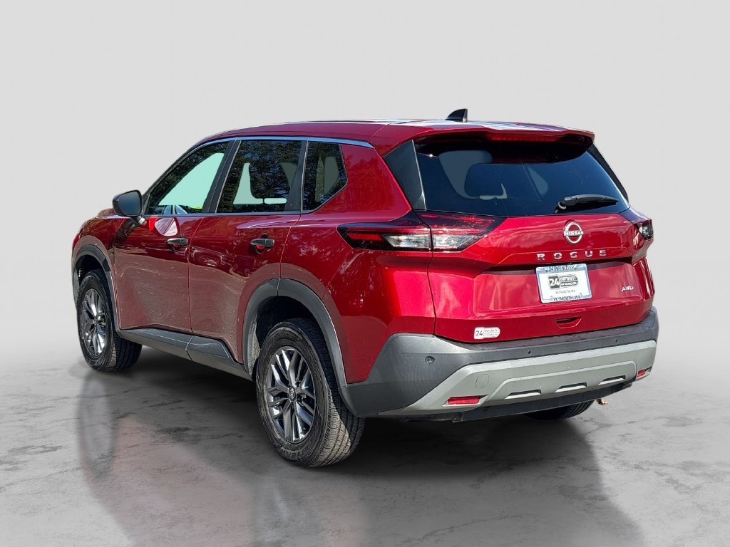 Used 2023 Red Nissan S image 3