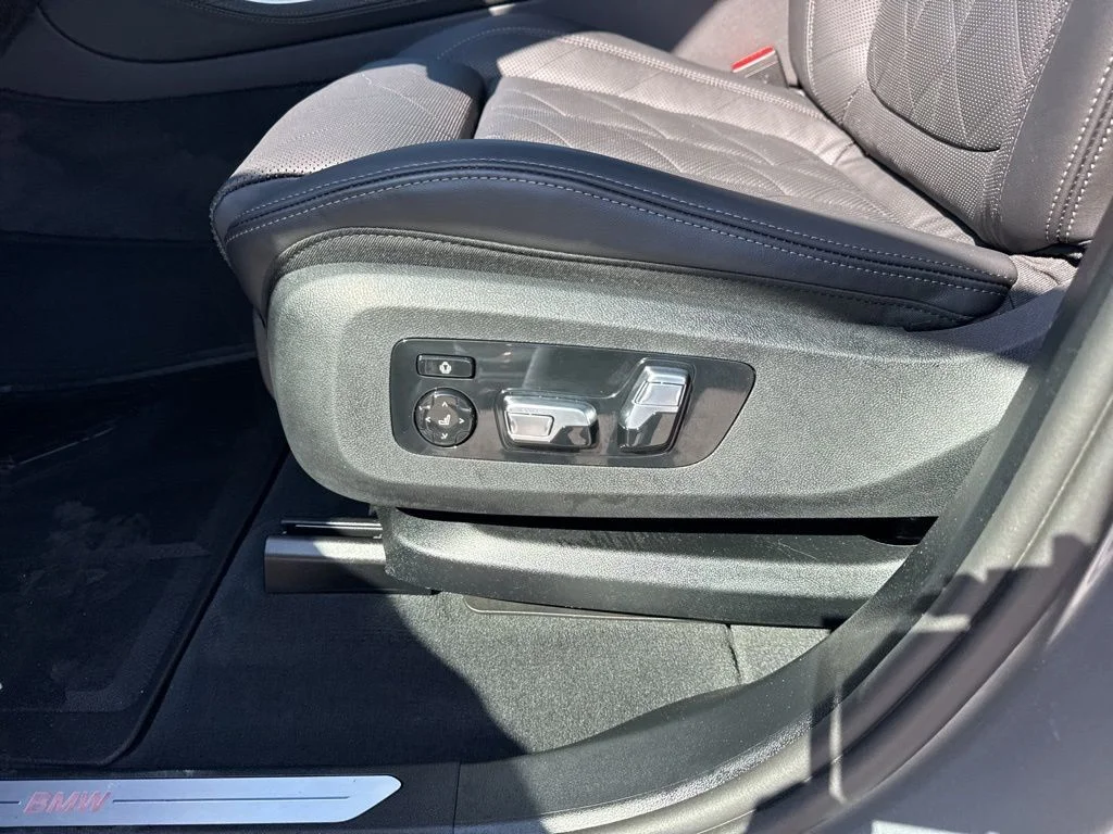 Used 2026 Gray BMW xDrive40i image 10