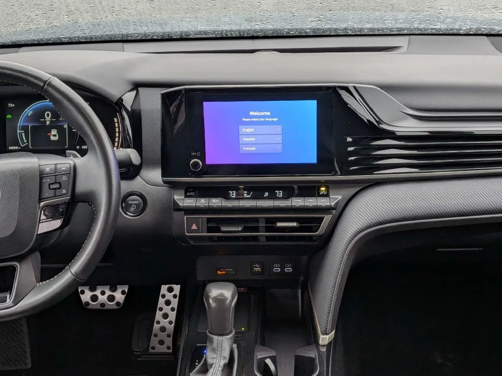 Certified Used 2025 Ocean Toyota SE image 16
