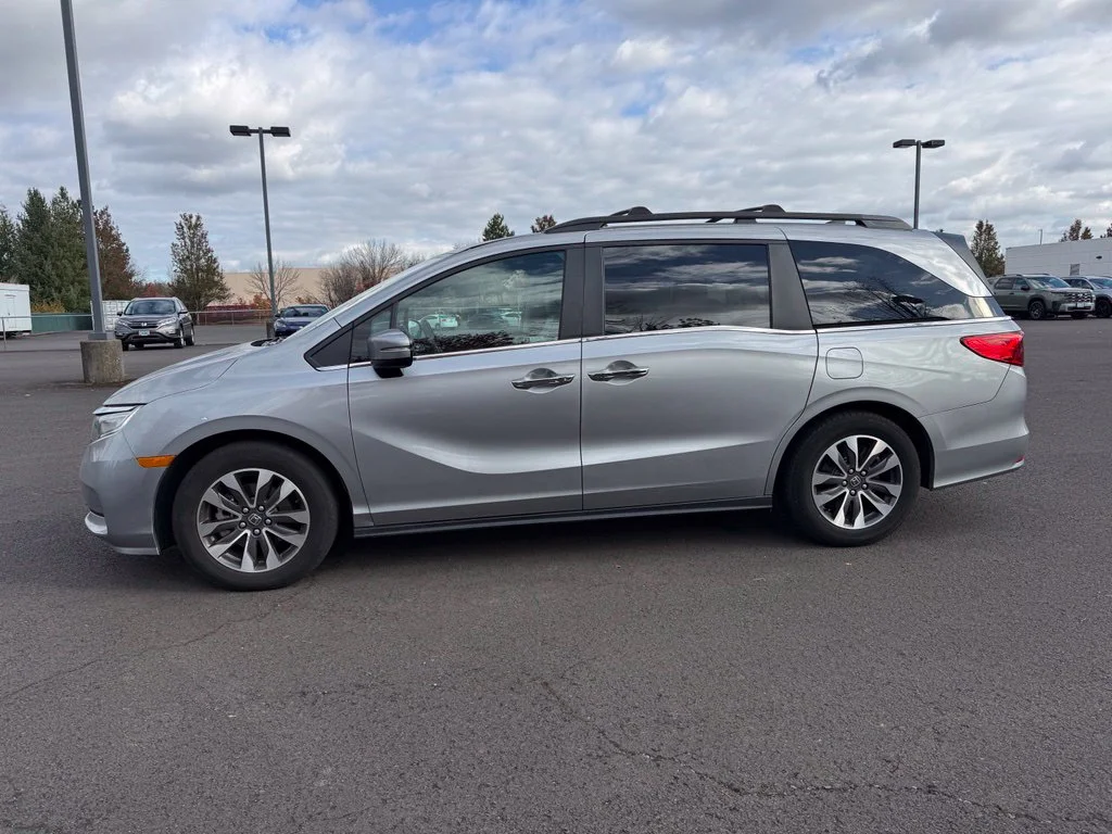 Used 2024 Lunar Silver Metallic Honda EX-L image 4