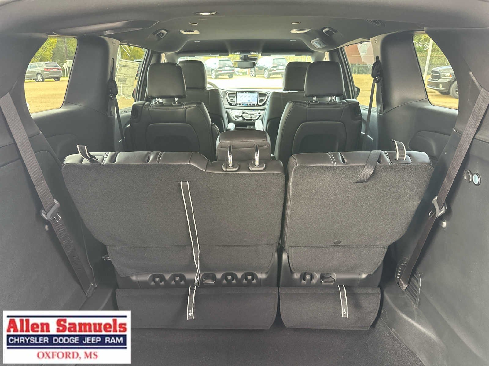 2026 Chrysler Pacifica Select - Photo 30