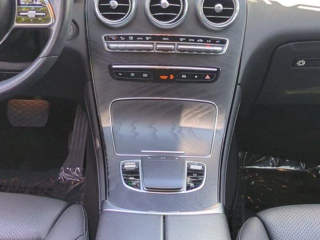 Used 2020  Mercedes-Benz GLC 300 image 17