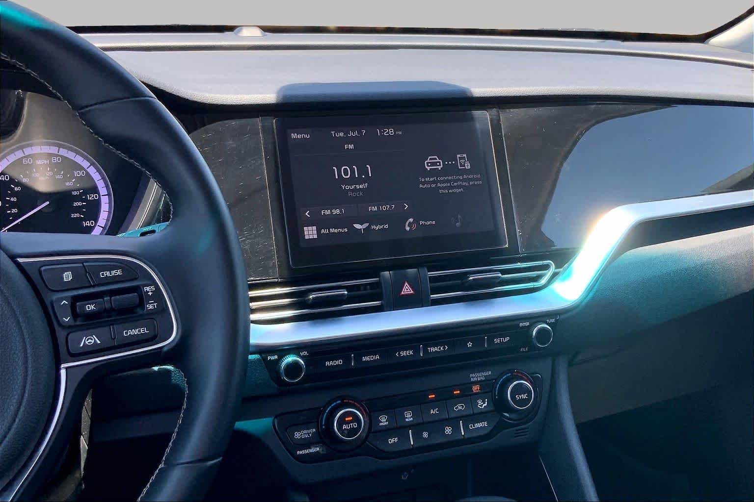 Certified Pre-Owned 2022 Kia Niro LXS SE