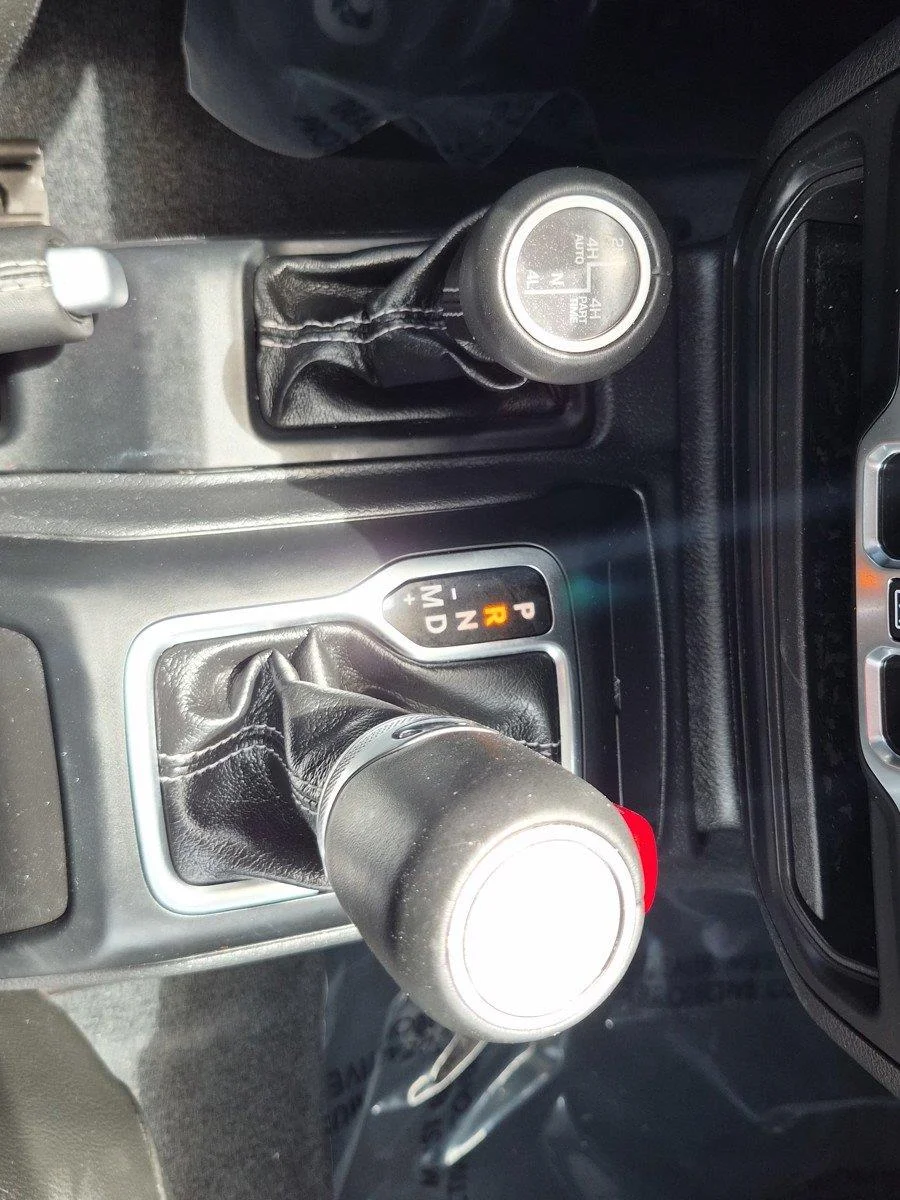 Used 2022 Bright White Clearcoat Jeep Unlimited Sahara image 30
