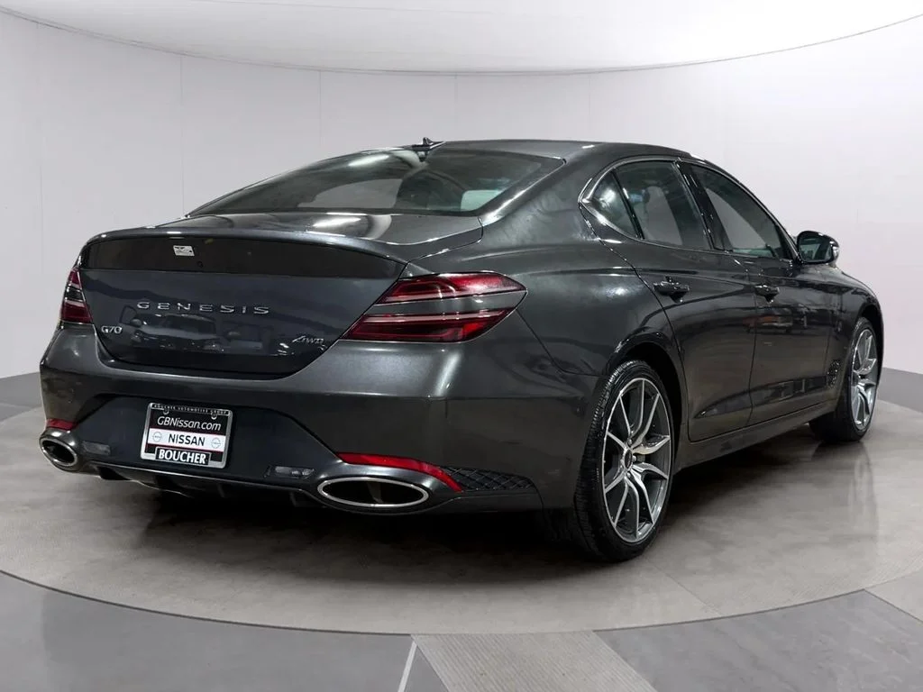 Used 2024 Makalu Gray Genesis 2.5T image 4