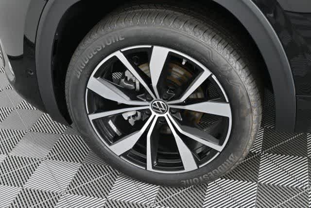 2025 Volkswagen Atlas SEL Premium R-Line - Photo 5