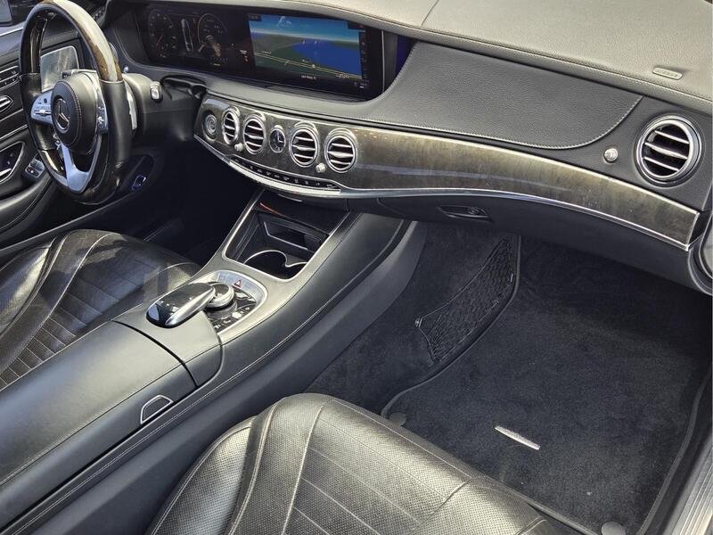 Used 2018 Black MERCEDES-BENZ S 560 SEDAN image 19