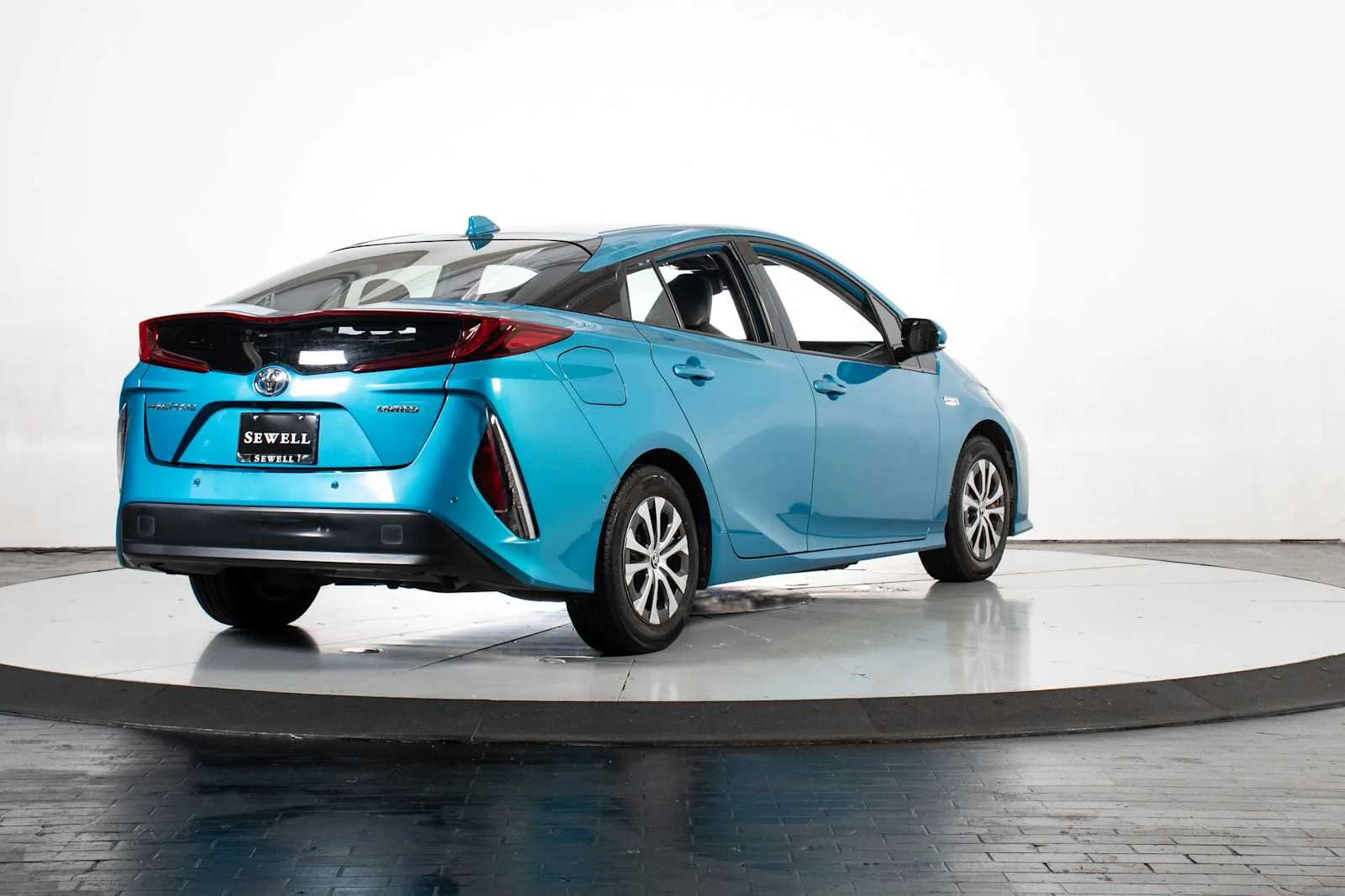 Used 2020 Blue Magnetism Toyota Limited image 6