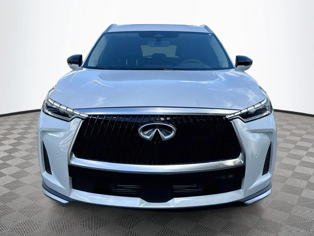 New 2027 White INFINITI LUXE image 2