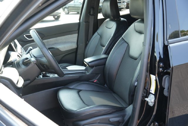 Used 2024 Black Jeep Latitude image 21