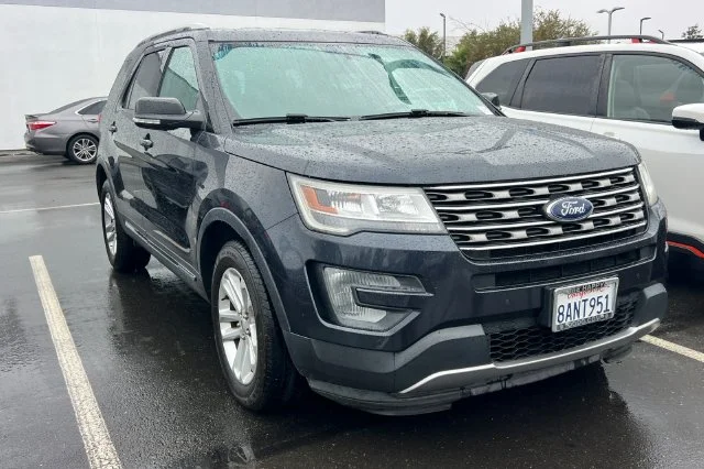 Used 2017  Ford XLT image 5