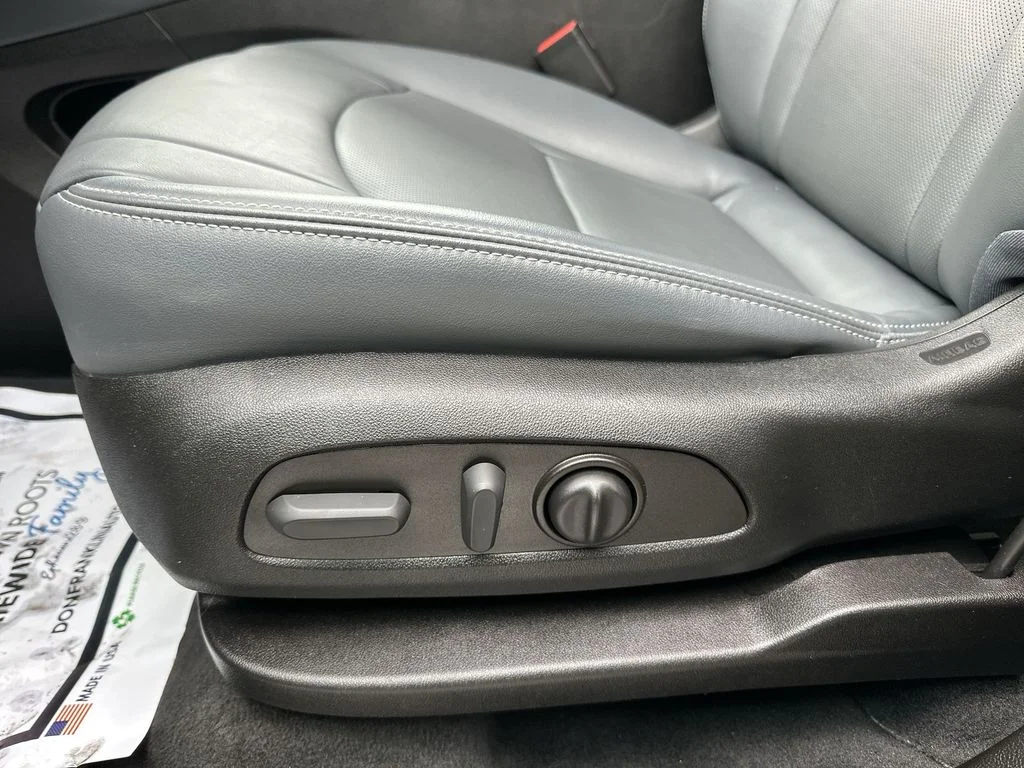 Used 2024 Gray Buick Essence image 12