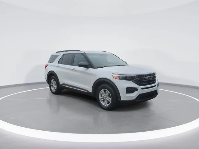 Used 2023 White Ford XLT image 2