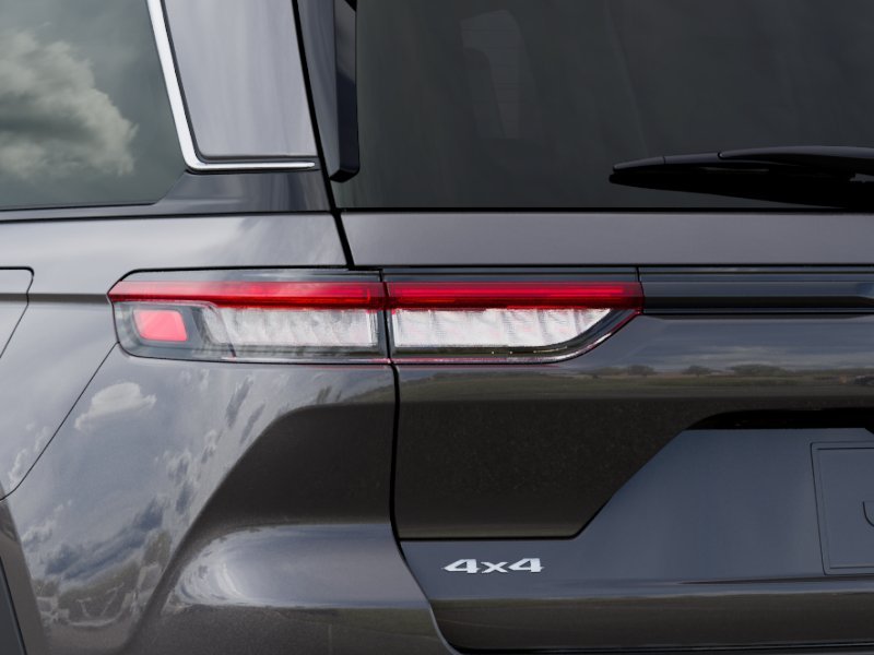 New 2026 Baltic Gray Metallic Clear-Coat Exterior Paint Jeep Laredo X image 9