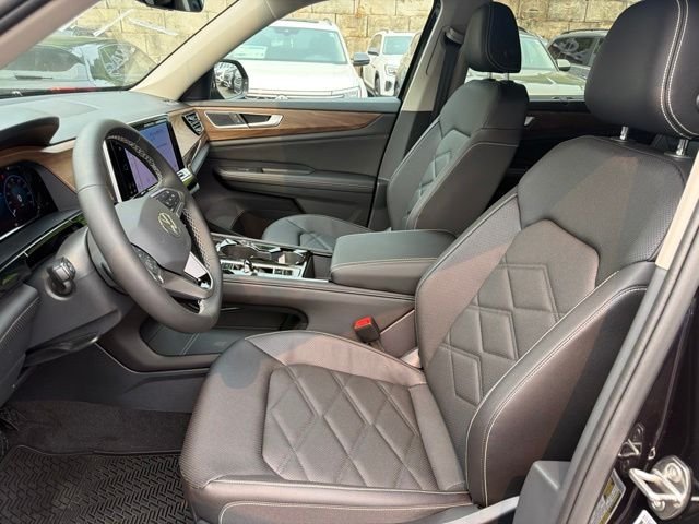 New 2026 Black Volkswagen 2.0T SE w/Technology image 9