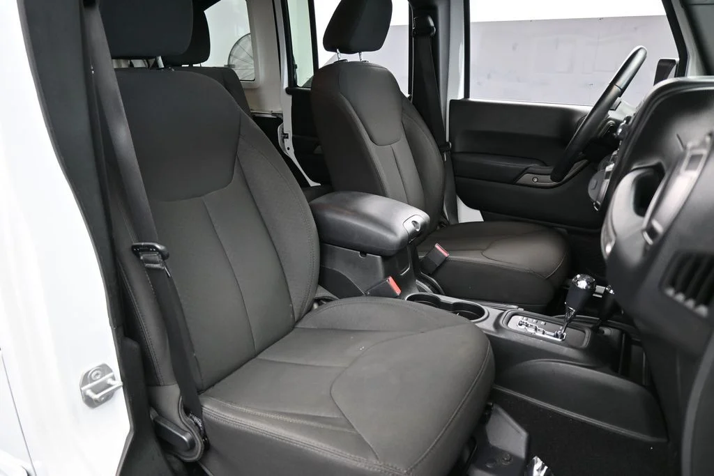 Used 2018 Bright White Clearcoat Jeep Unlimited Sport image 38