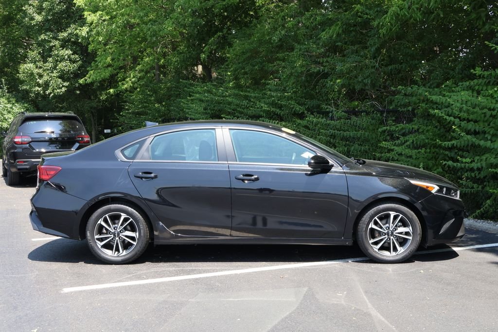 2024 Kia Forte LXS - Photo 9