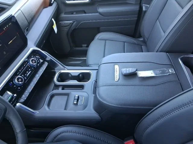 2026 GMC Sierra 2500HD Denali - Photo 11
