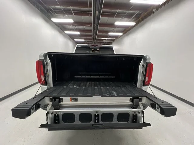 Used 2020 Silver GMC SLT image 28