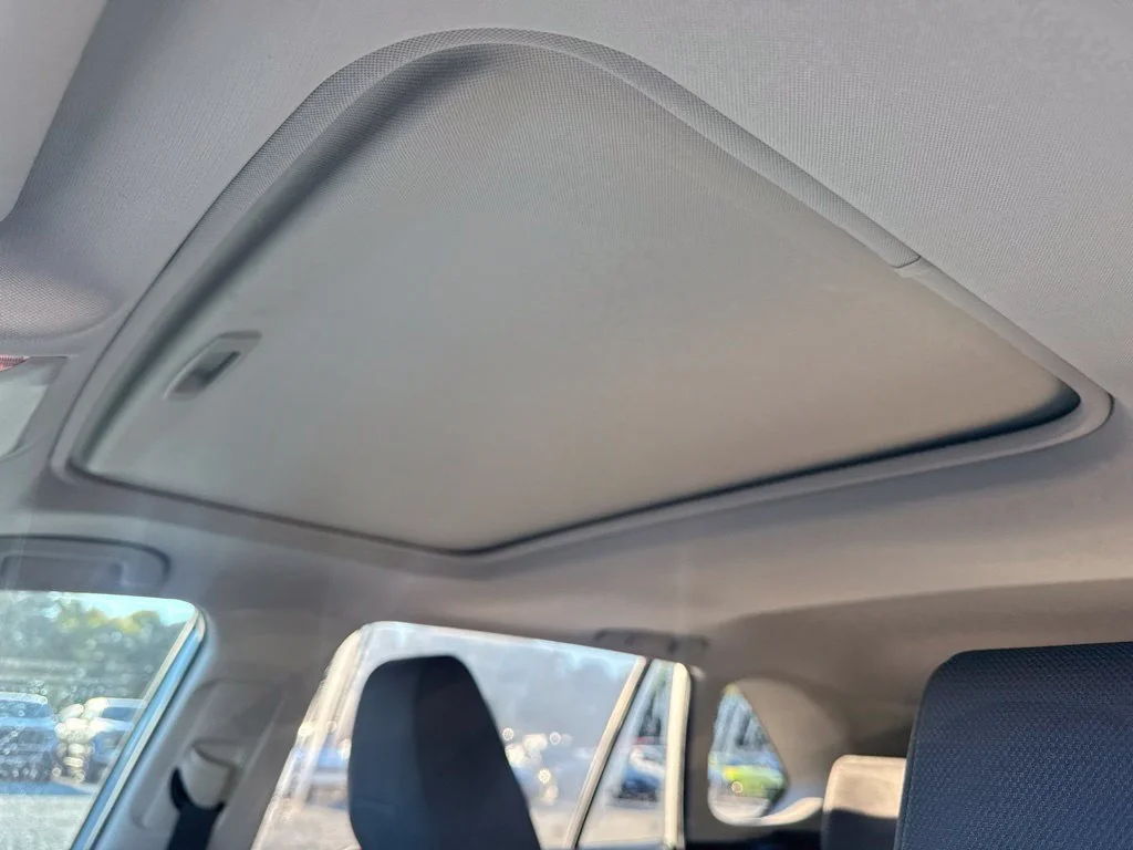 Used 2019 Silver Toyota XLE image 4