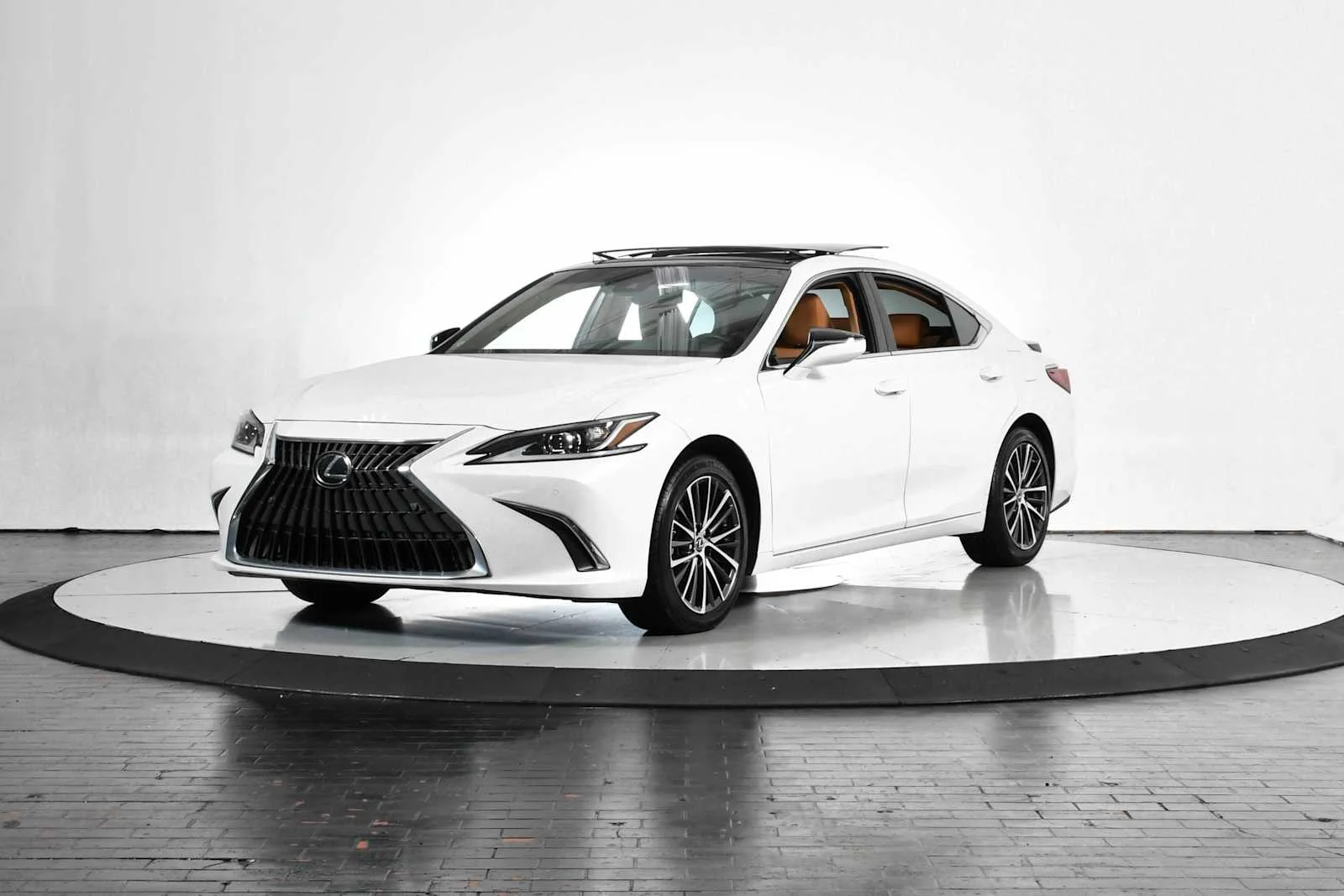 2025 Lexus ES 350 350's photo