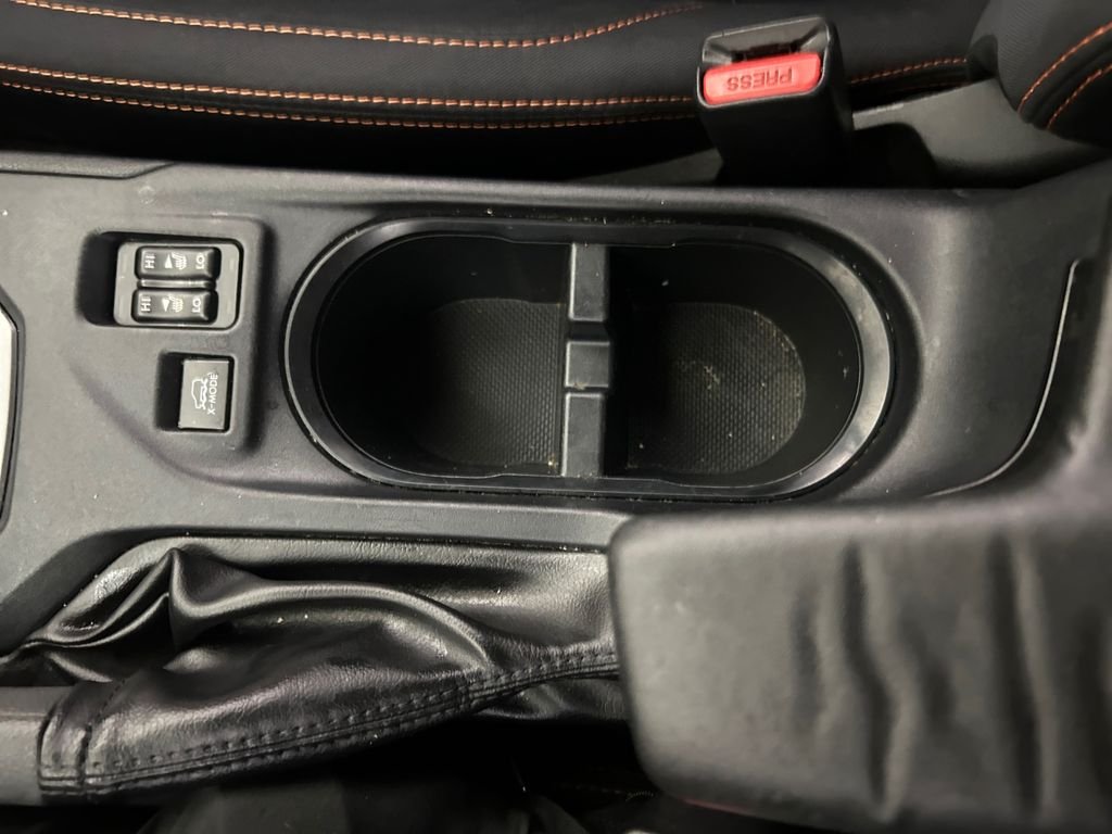 Used 2019 White Subaru 2.0i Premium image 23
