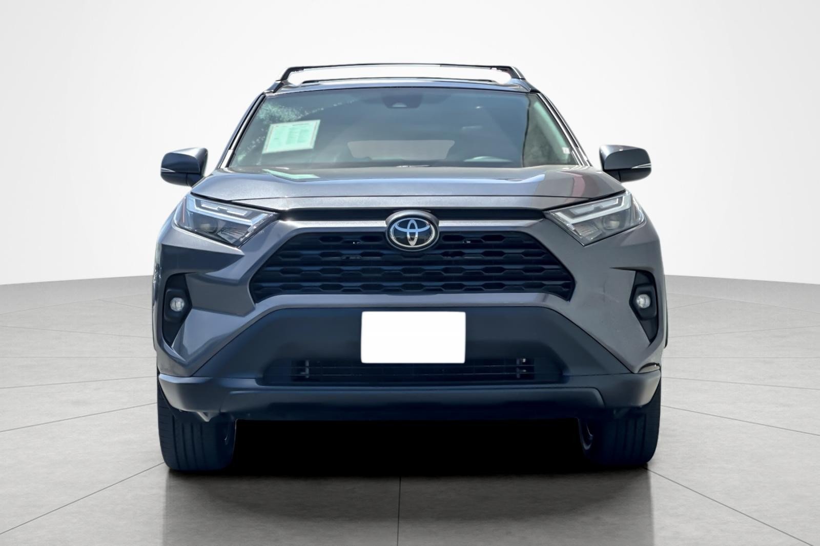 Used 2022 MAGNETIC GRAY Toyota XLE Premium image 8