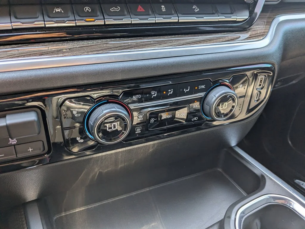 Used 2024 Summit White Chevrolet RST image 19