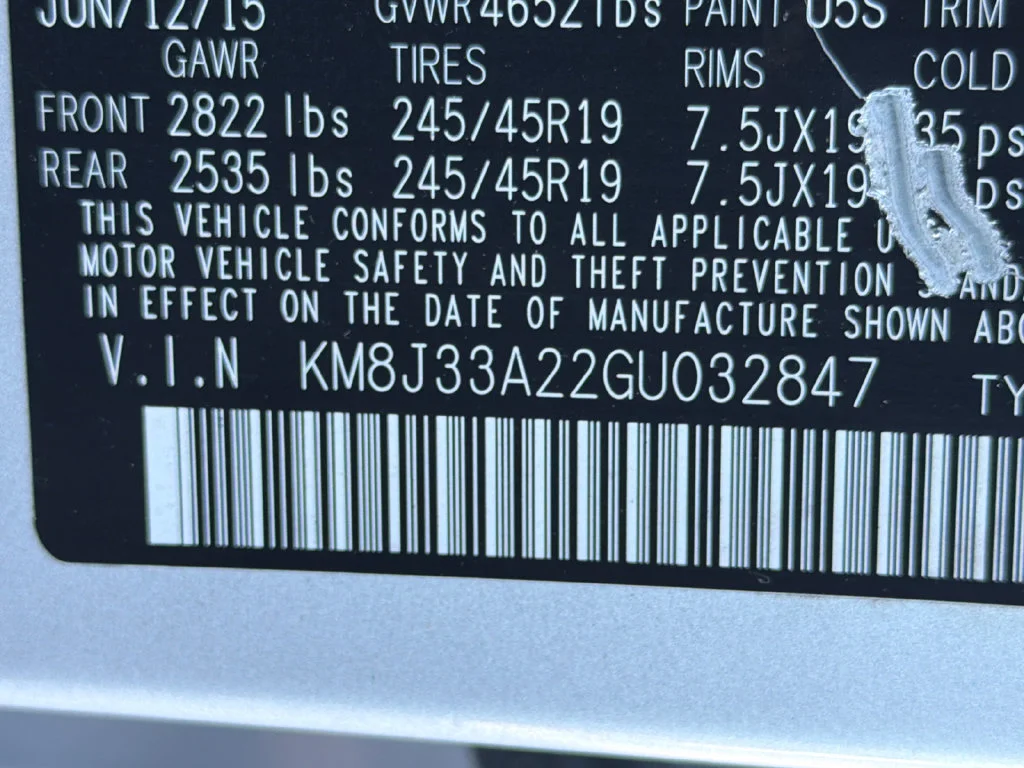 Used 2016 Silver Hyundai Limited image 33