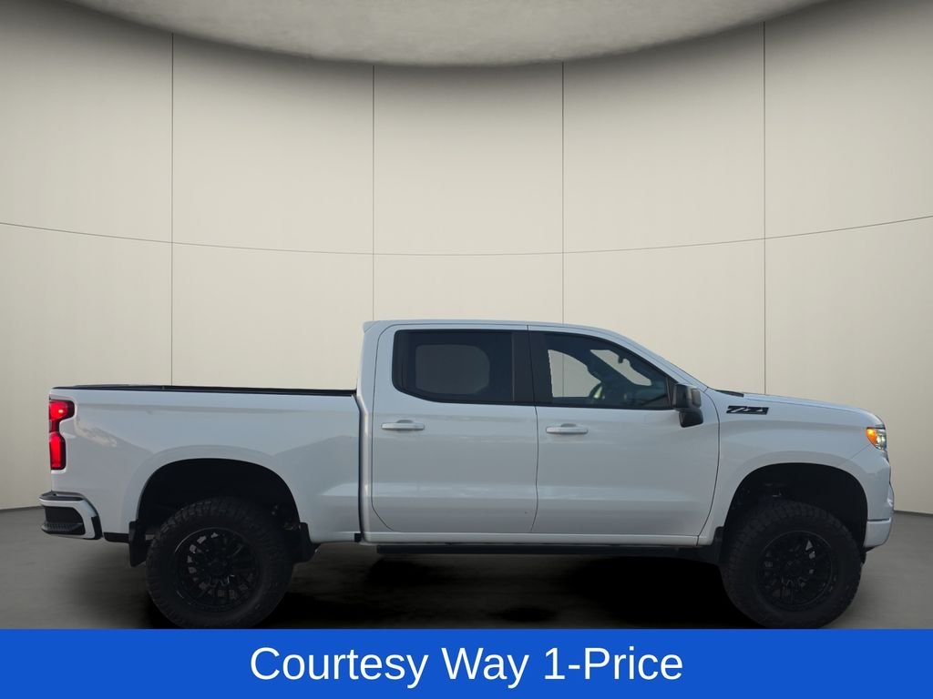 Used 2024 White Chevrolet RST image 11