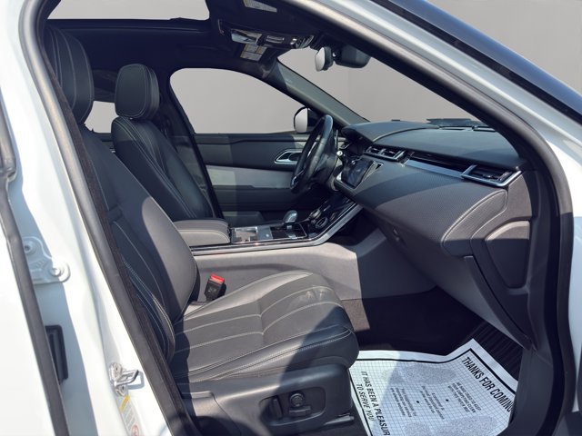 Used 2022 White Land Rover R-Dynamic S image 20